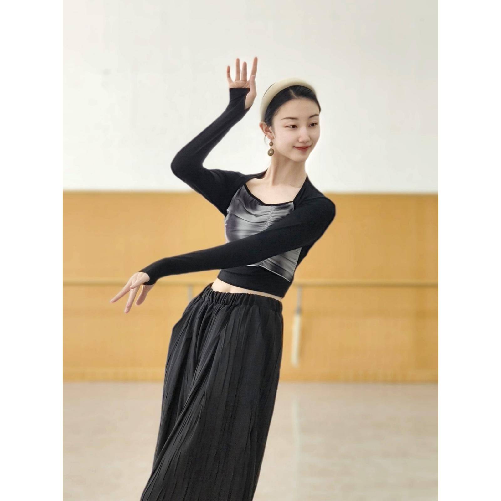 Modern Dance Spring and Summer Dance Ink Main Gaunting Dress Dress Classical Dance Form Training Long -sleeved Costume Female Art Test