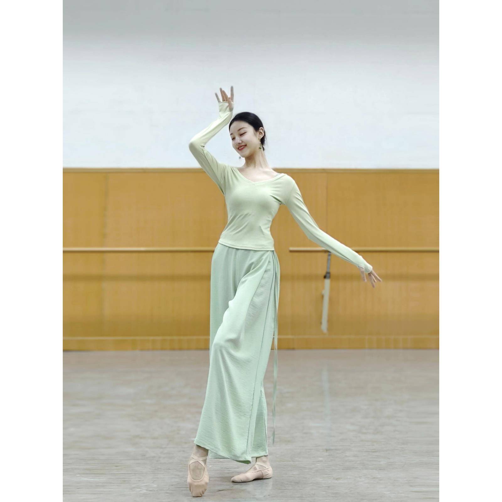 Modern Dance Practice Dance Dance Pants Loose and Sely of Straight Width Wide Pants Term Pants Chinese Classical Dance Pine Pants Performance