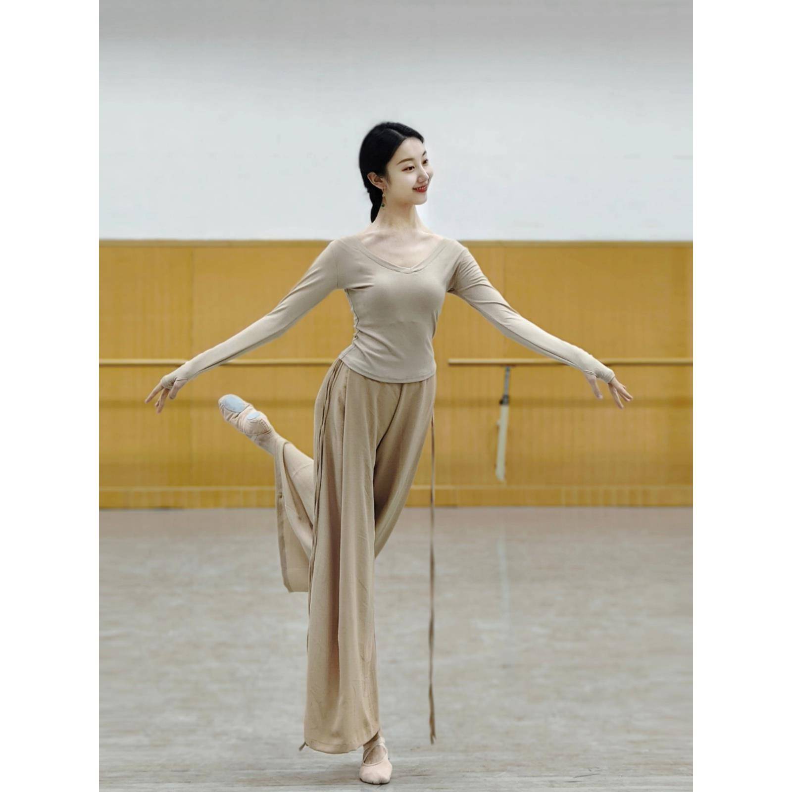 Modern Dance Practice Dance Dance Pants Loose and Sely of Straight Width Wide Pants Term Pants Chinese Classical Dance Pine Pants Performance