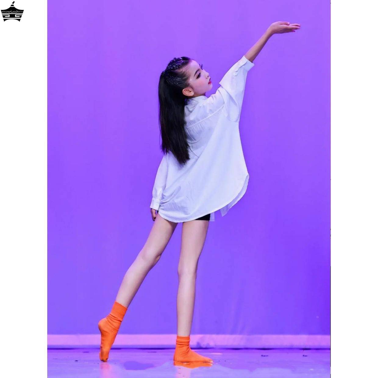 Children's modern dance performance service large -size white shirt contemporary dance Chinese dance expresstellar test jazz dance exercise uniform