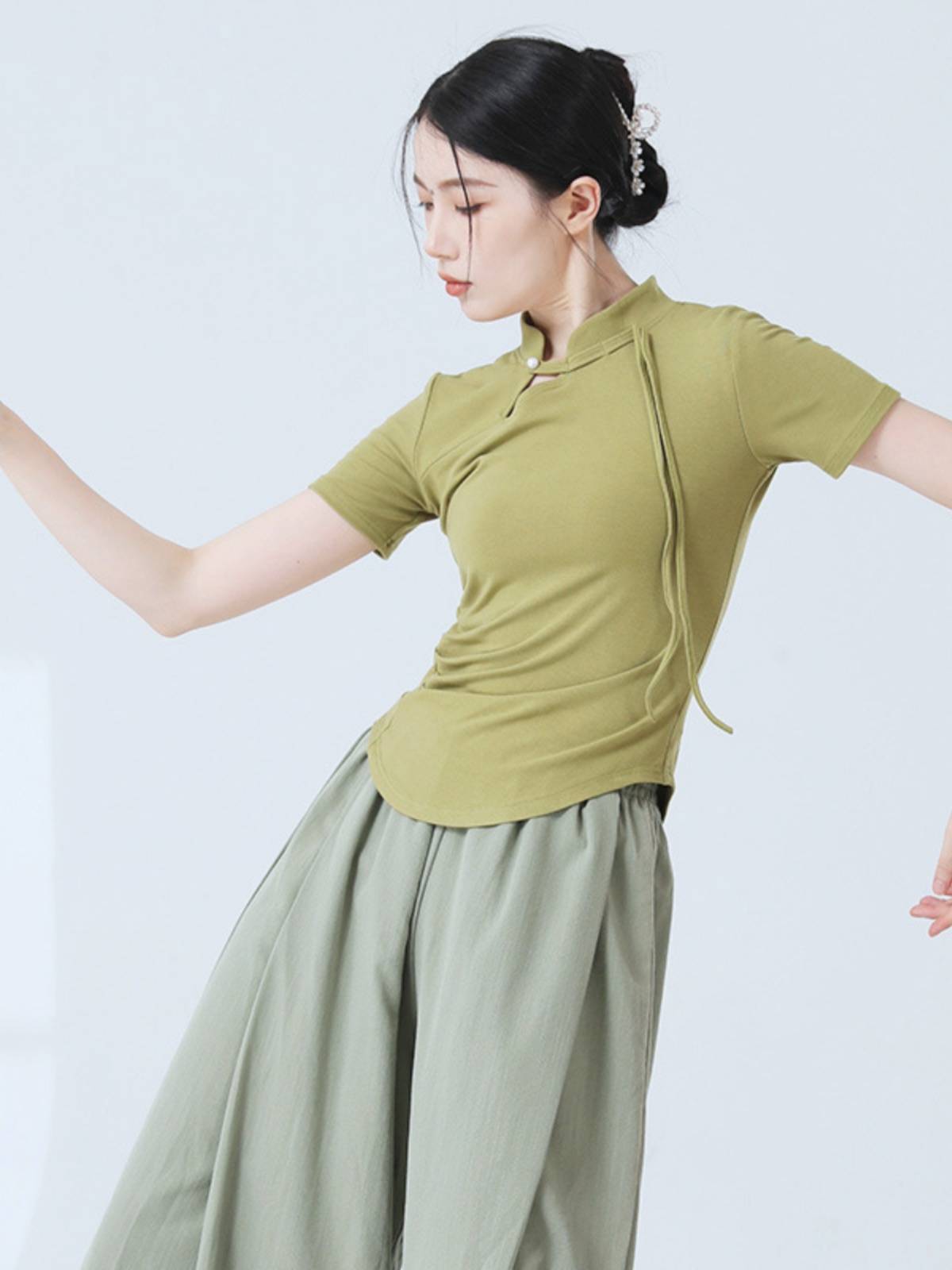 Modern dance hollow collar short -sleeved top Chinese dance -shaped dress dance daily practice daily exercise female wearing base training uniforms