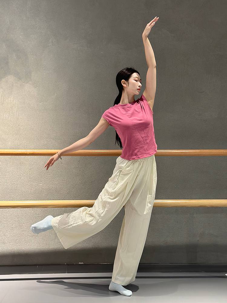 Short -sleeved dance service Modern dance exercise service student classroom body training suit is suitable for daily wear T -shirts