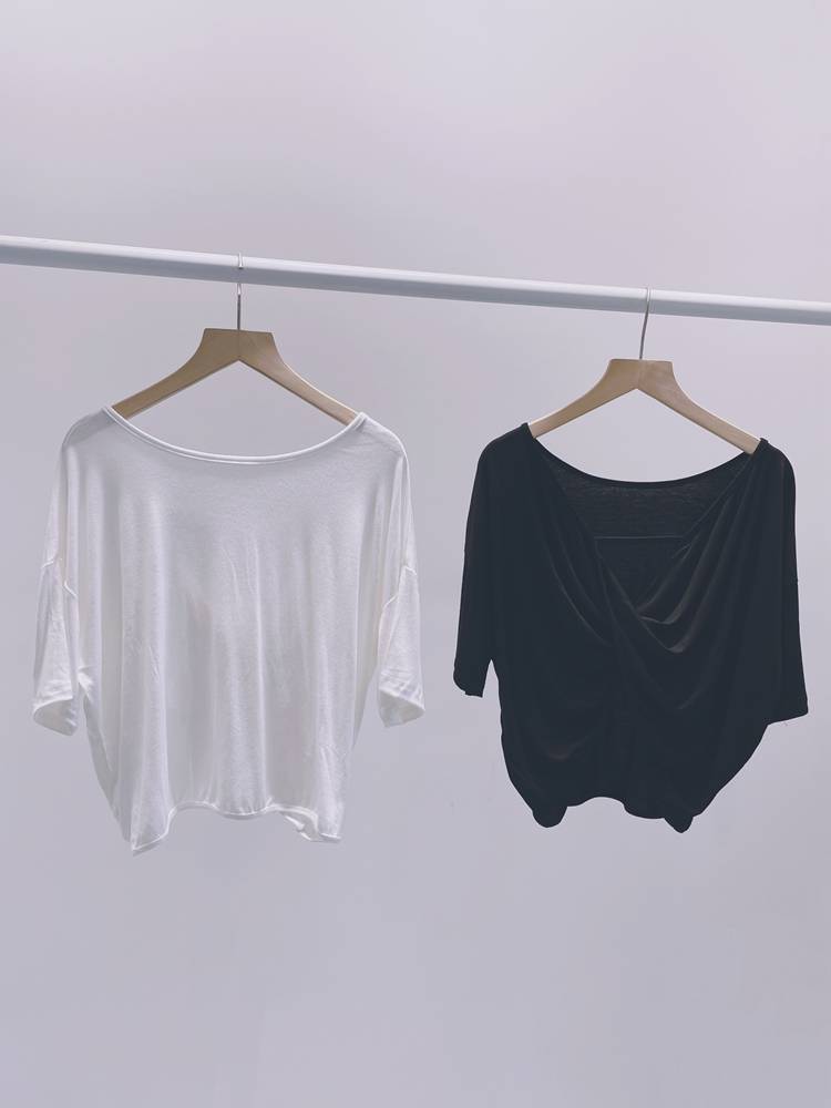 Designing a loose-backed, modern dance suit, short-sleeved, charlatan-class dance