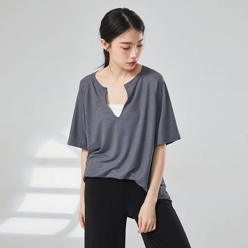 Modern dance dance birthday wearing loose deep V male and female personality long -sleeved T versic top top dance clothes