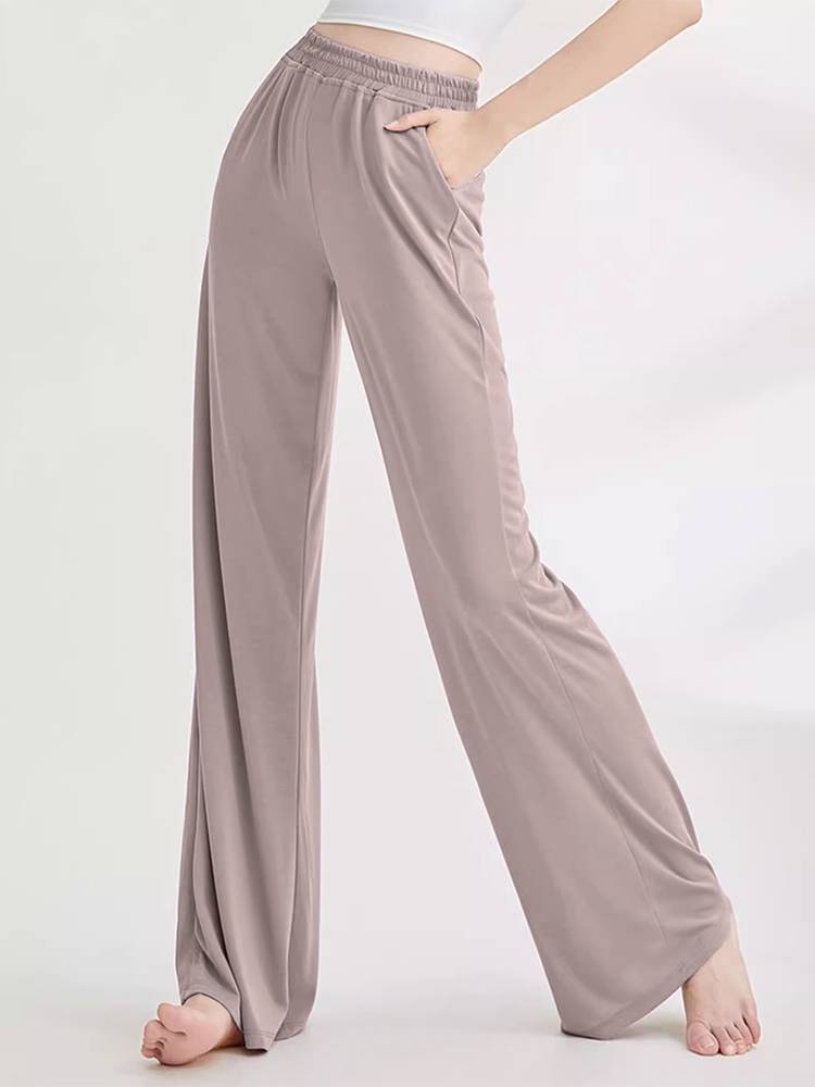 The black-cracked, black-legged, modern-class classical thong thong stylist