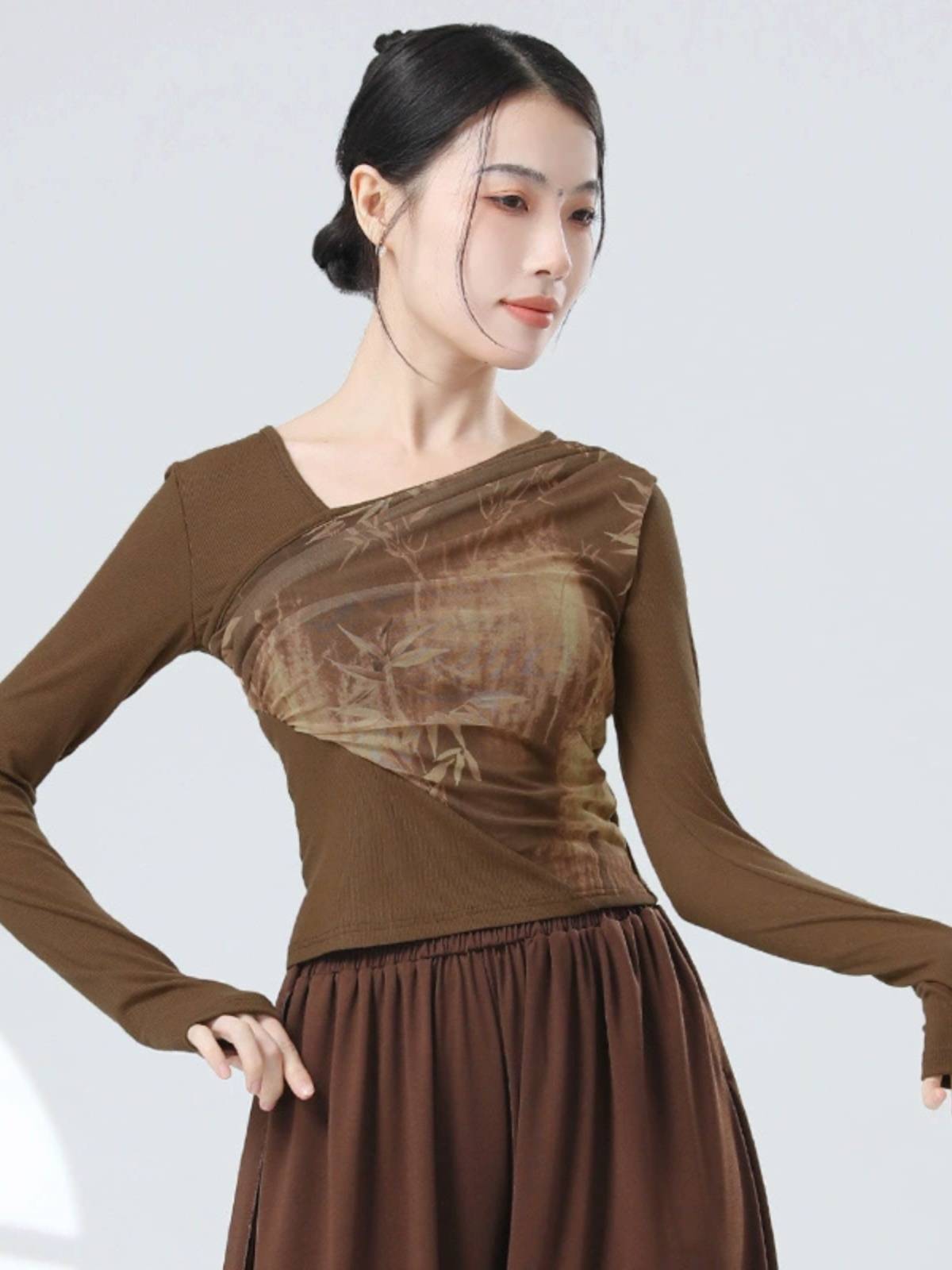 Guofeng's new Chinese -style stitching ink gauze sloping design sense long -sleeved sleeve refers to modern dance dance practice clothes