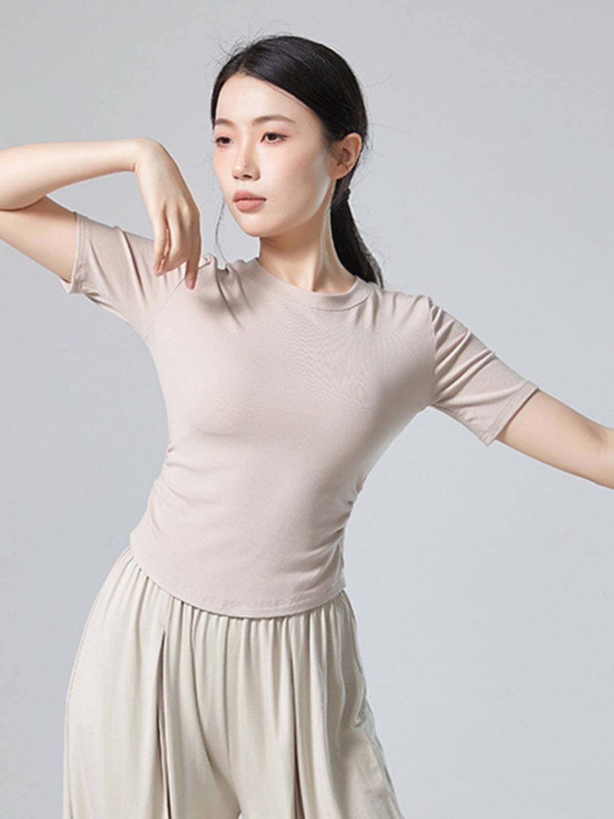 Modern dance shirt, thin woman practitioner, short -sleeved summer dance service classical dance clothing shape training service test