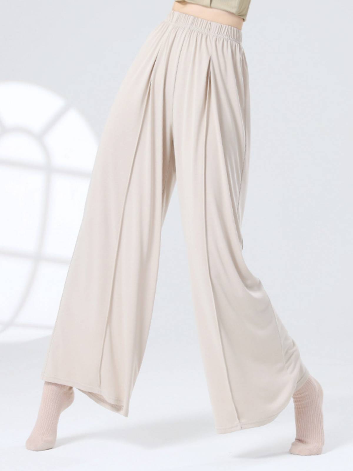 The thong thong thong thongs, the modern thong thong, twirling Chinese classical thongs