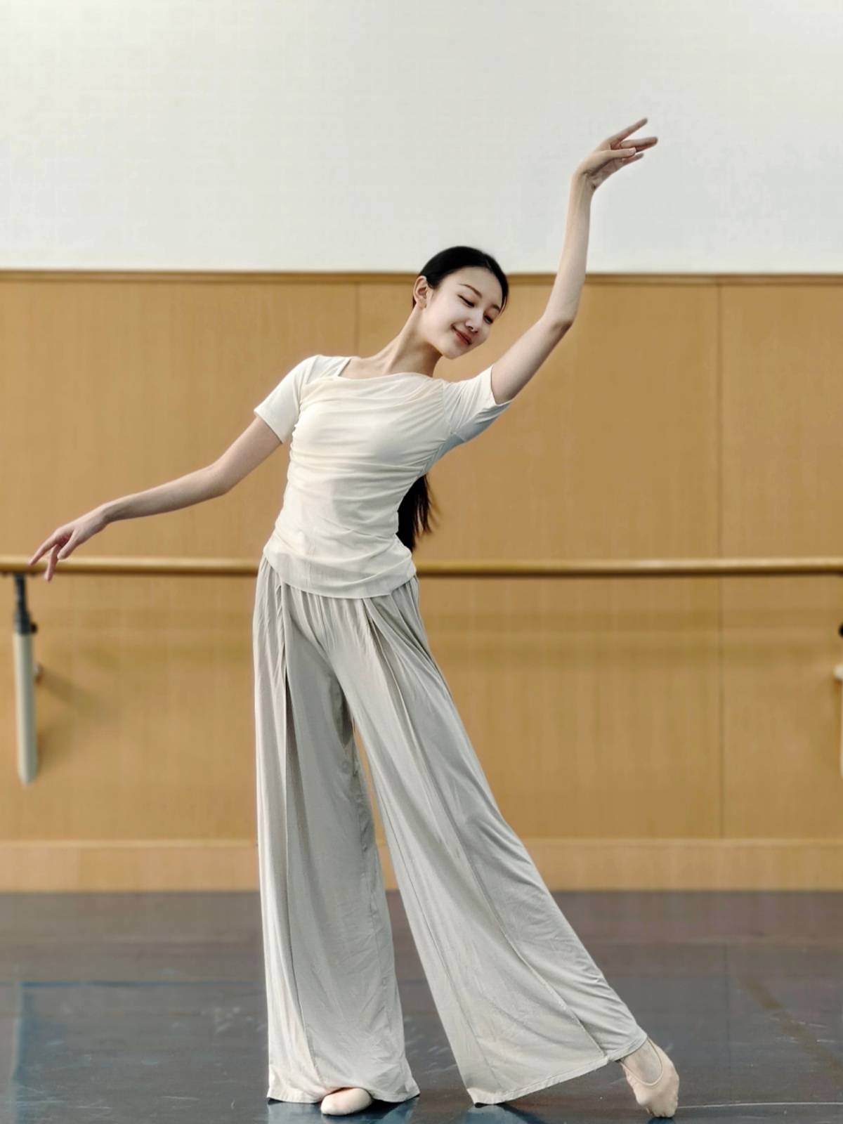 Modern dance spring and summer dance short -sleeved exercise clothes classical dance -shaped training clothing female art test