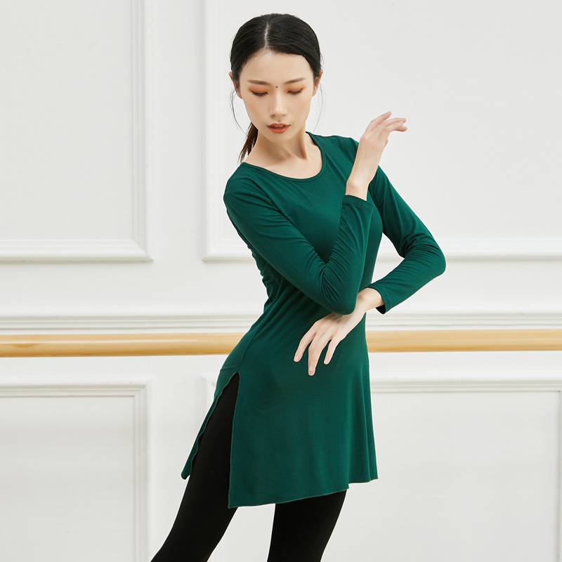 Long-term, long-sleeved, modern-day dance dress with a fork in the choreography of women's clothes