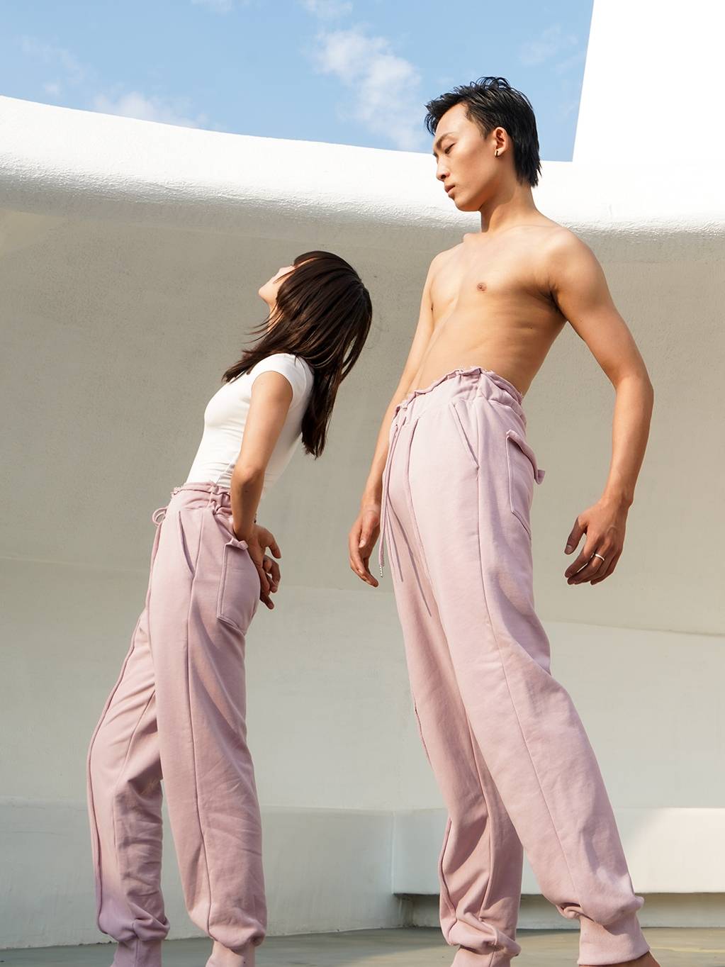 Put a TT2203 Modern Dance Practice Pants Male Women and Women Lantern Pants Black Hands Pants Sports radish pants