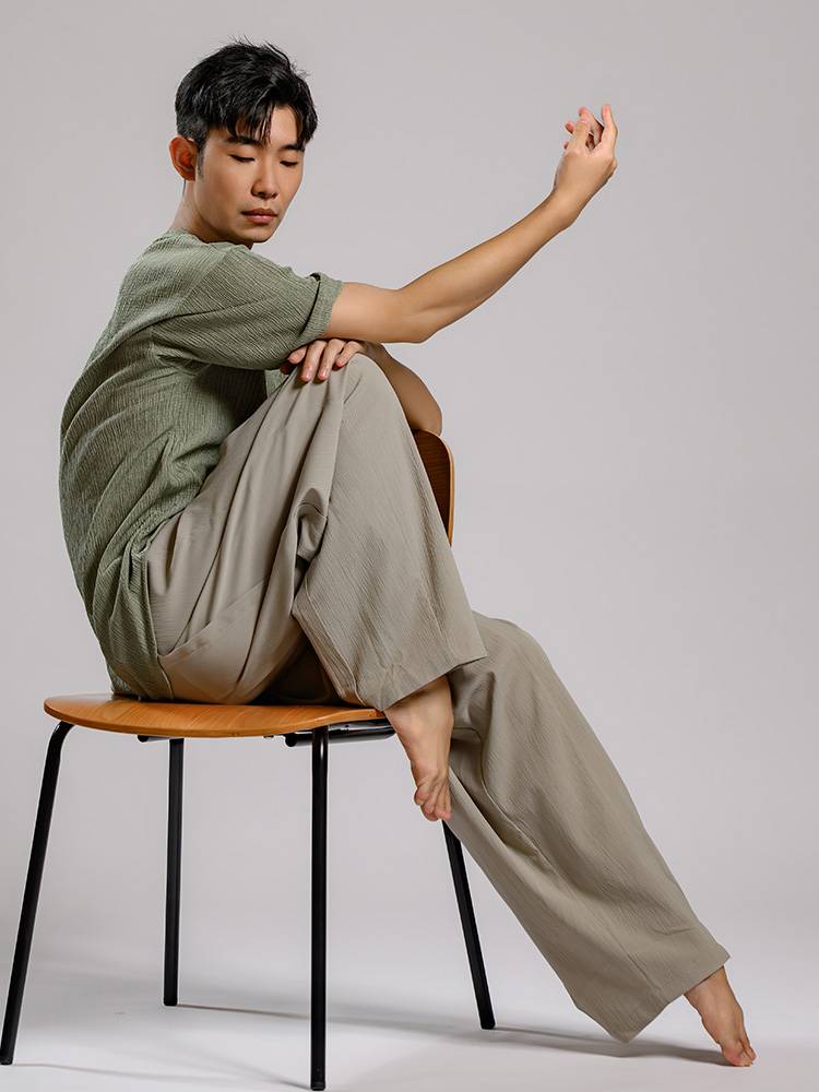 D396 dance service male modern dance exercises short -sleeved loose T -shirt new model Hu Shen staff same