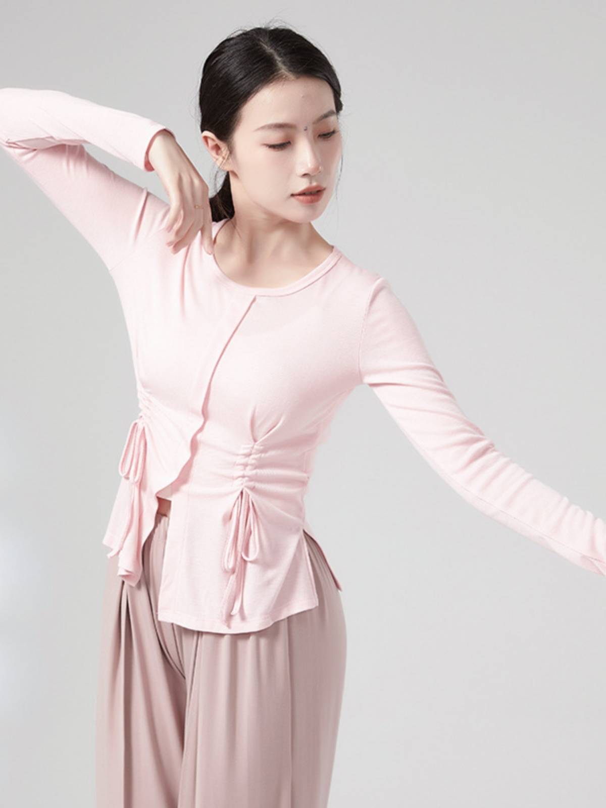 I don't want the new tweeds of the long-sleeve modern tweeds to give lessons to the wrinkled teacher
