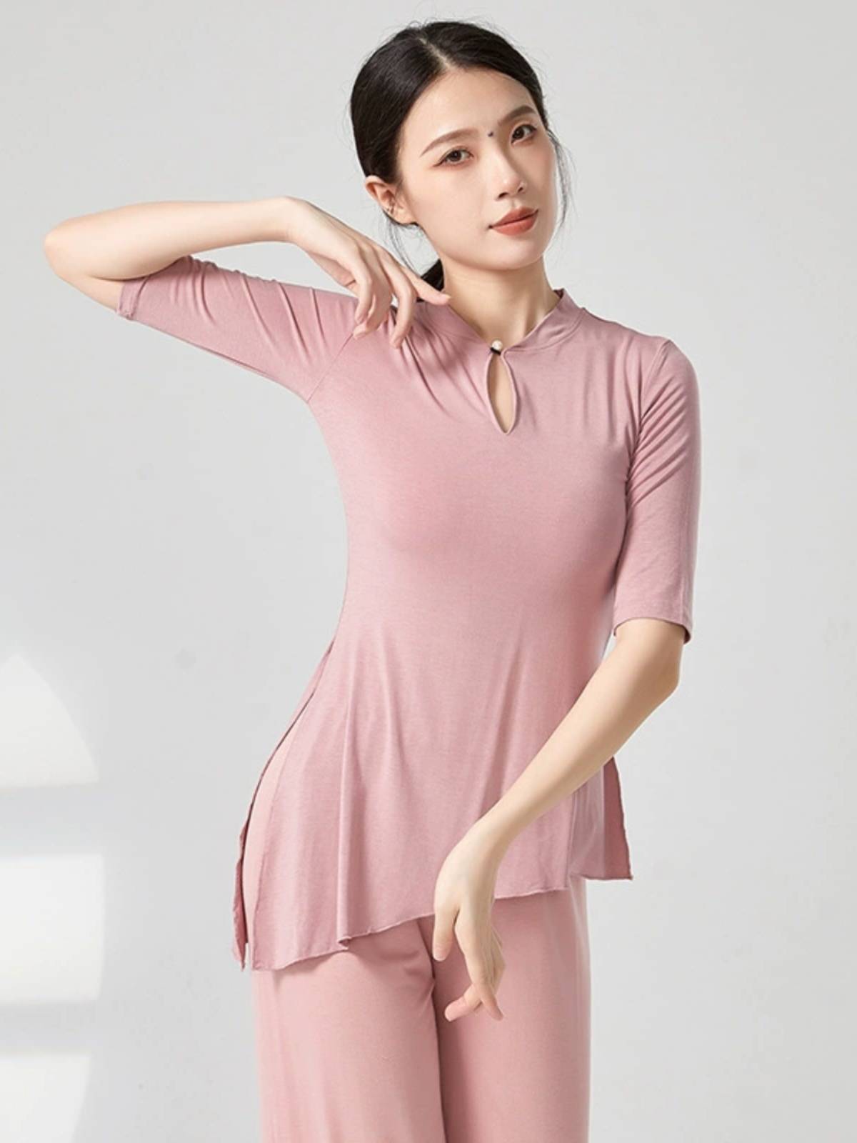 Modern dance national body body practice service large -size top Latin classical dance square body rhyme women Mianmadier