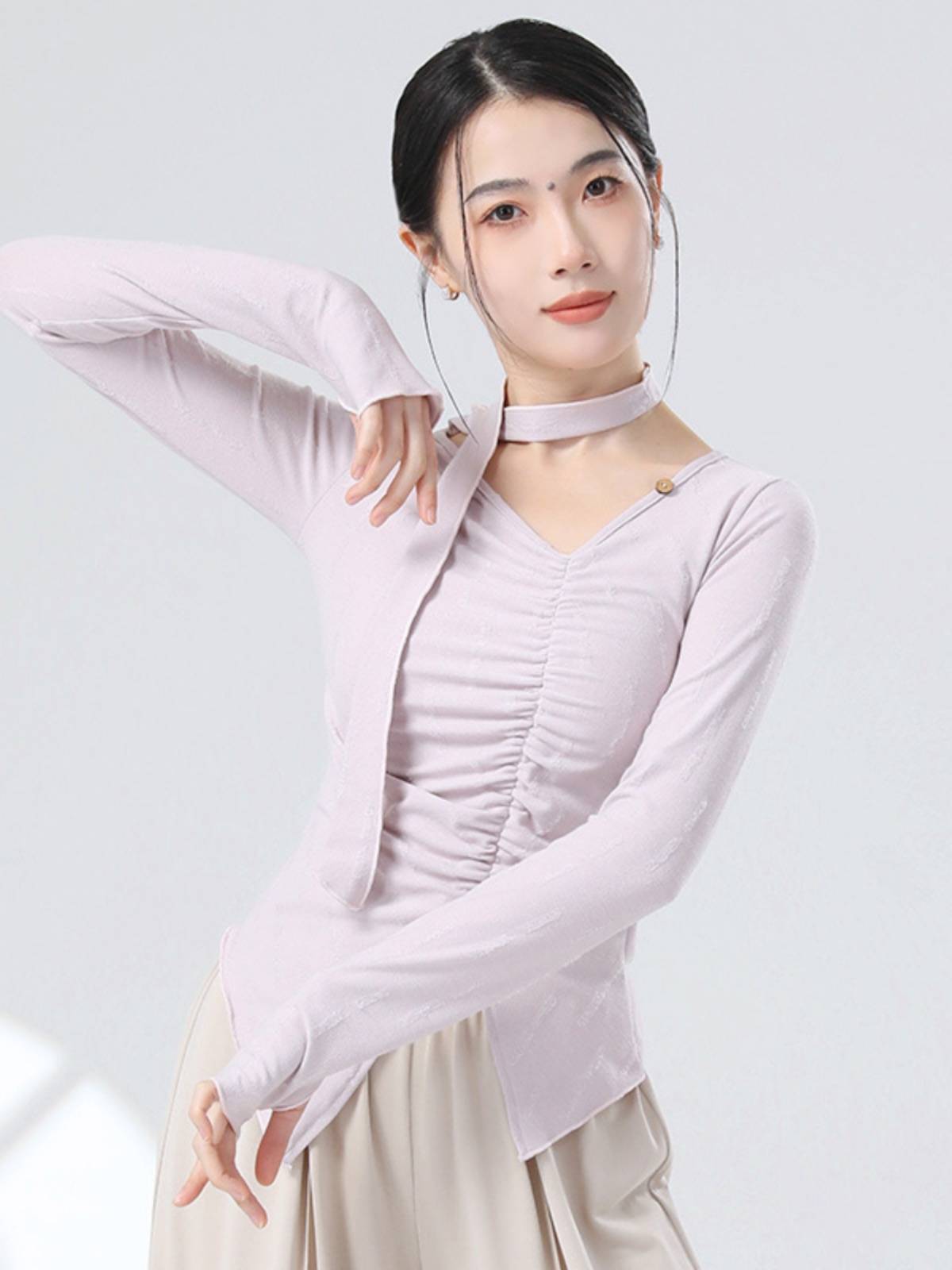 Modern dance design sense waist is thin and thin waste soil V -neck band long sleeve sleeve refers to daily dance dance practice clothes