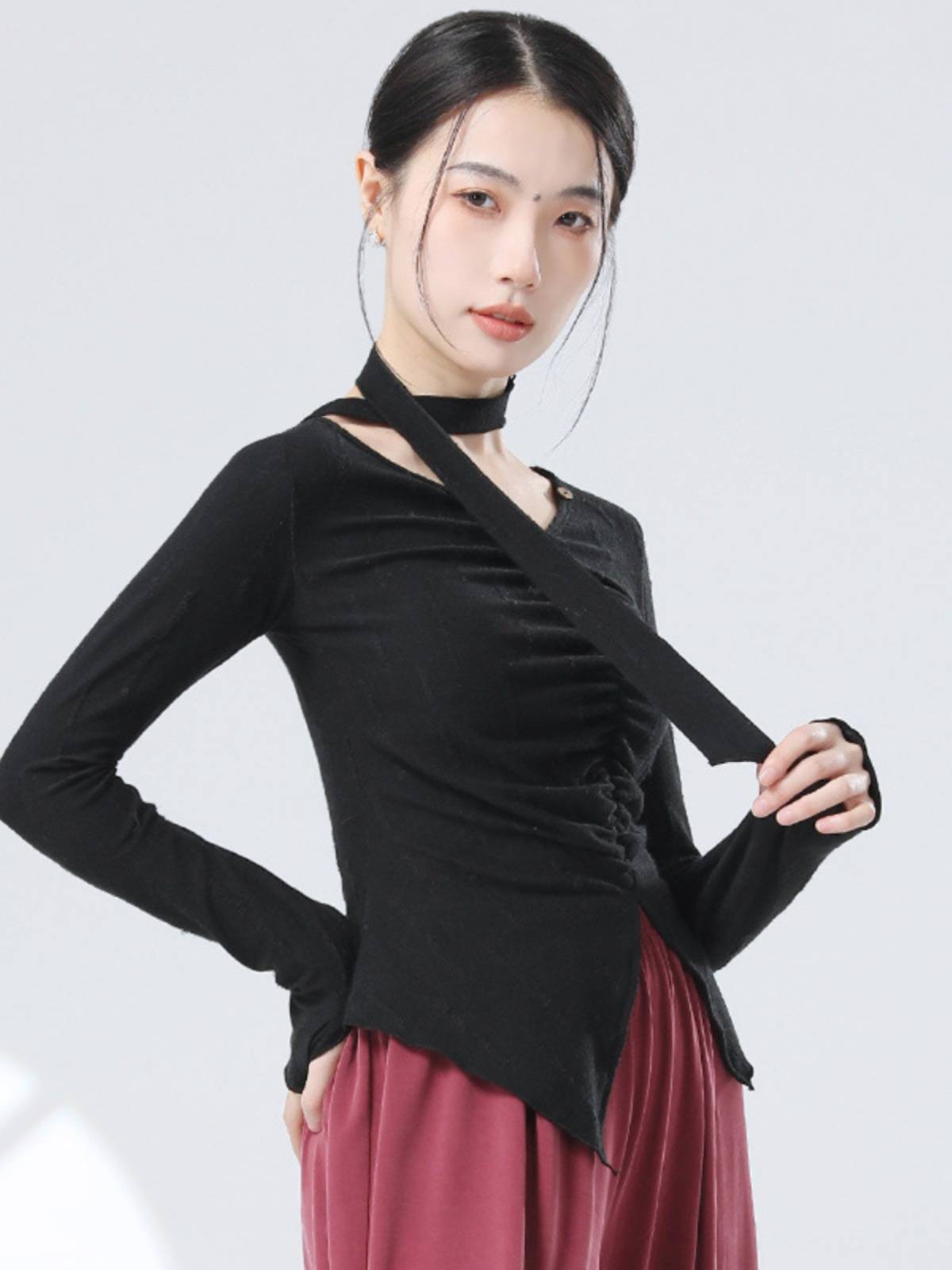 Modern dance design sense waist is thin and thin waste soil V -neck band long sleeve sleeve refers to daily dance dance practice clothes