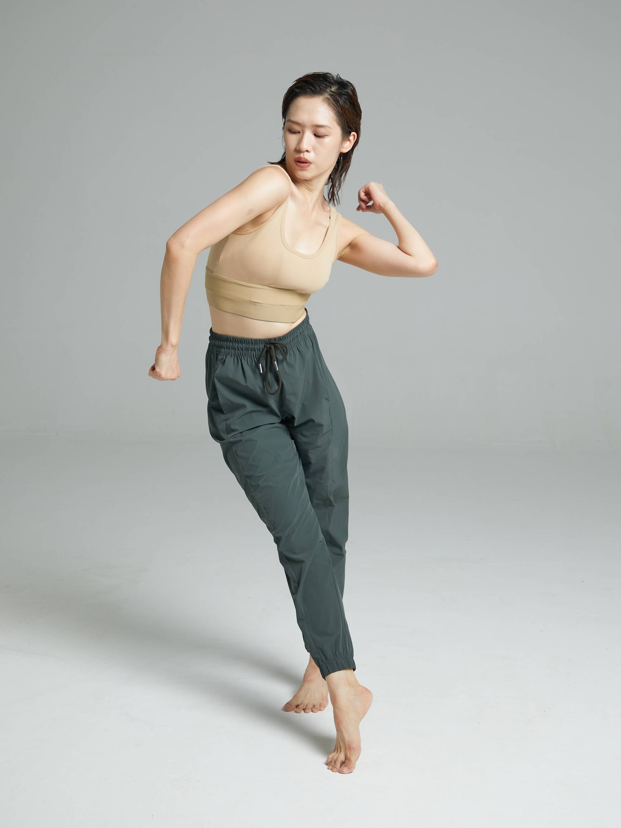 Put a TT2707 Modern Dance Pants Speed Dry Thin Radish Pants Male Women and Women Same Slim Pants