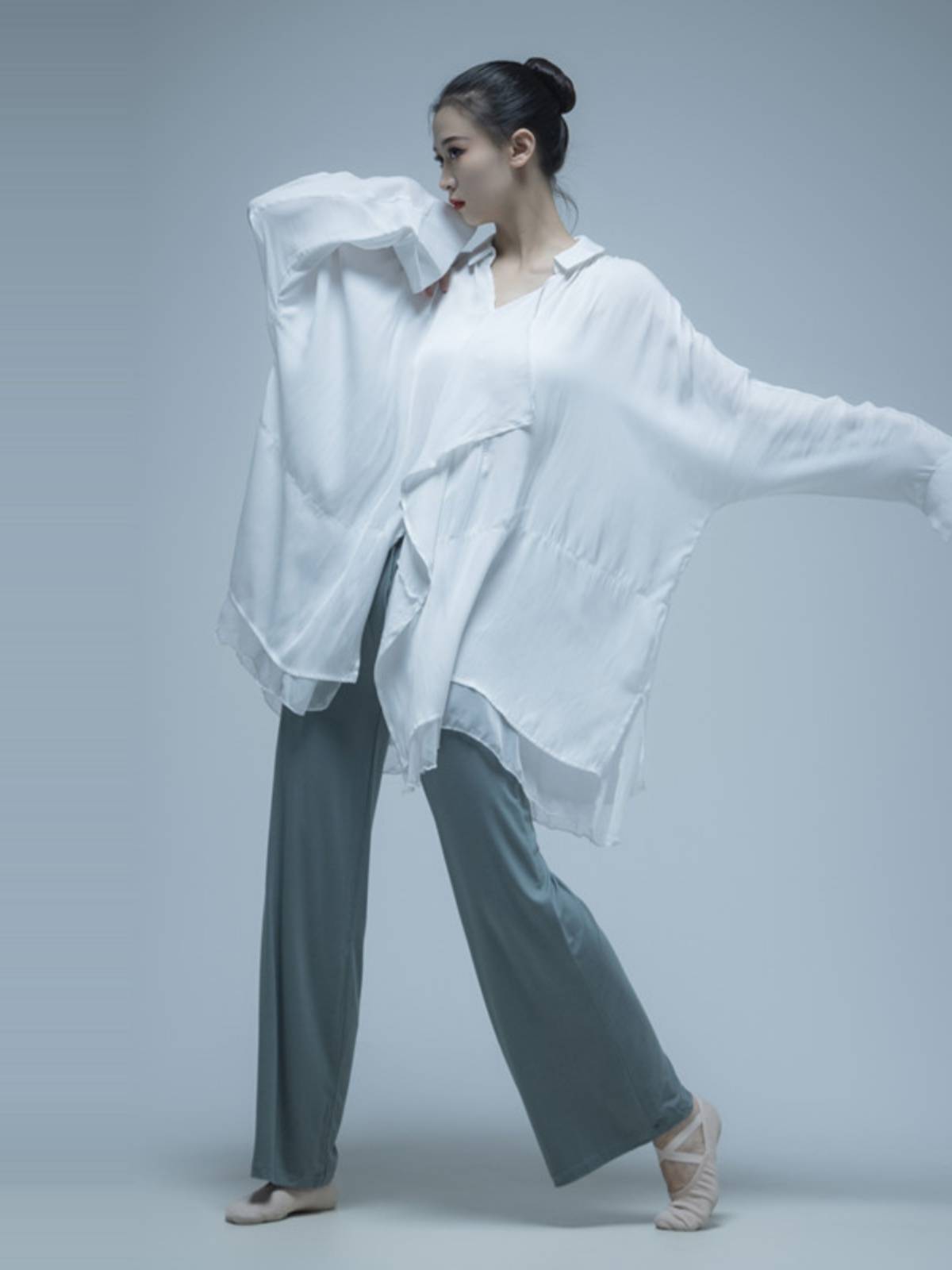 Modern dance shirt dance training suit loose top men's pop dance training clothing classical dance performance clothing