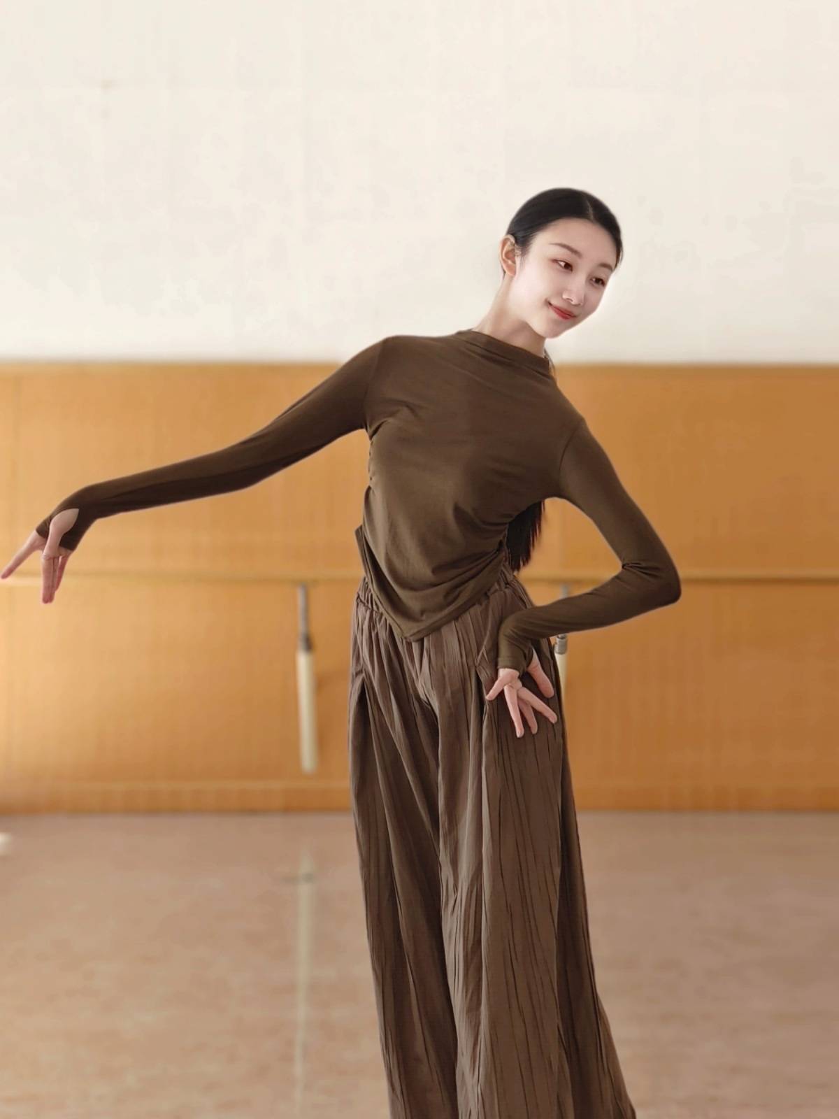 Modern Dance Autumn and Winter Dance Dance Dance Series Top Classical Dance Professional Todels Training Sely Long -sleeved Clothing Female Art Test