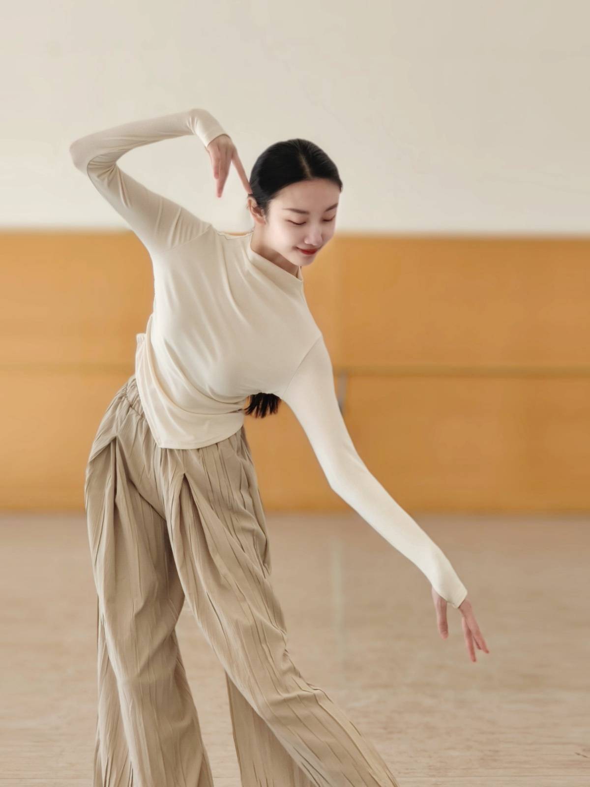 Modern Dance Autumn and Winter Dance Dance Dance Series Top Classical Dance Professional Todels Training Sely Long -sleeved Clothing Female Art Test