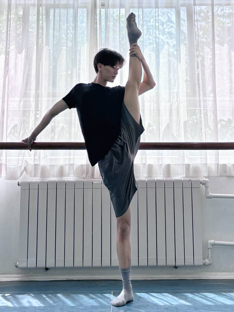 Summer dance pants men's and women's same models of loose modern dance exercise shorts daily wear classical dance -shaped training pants