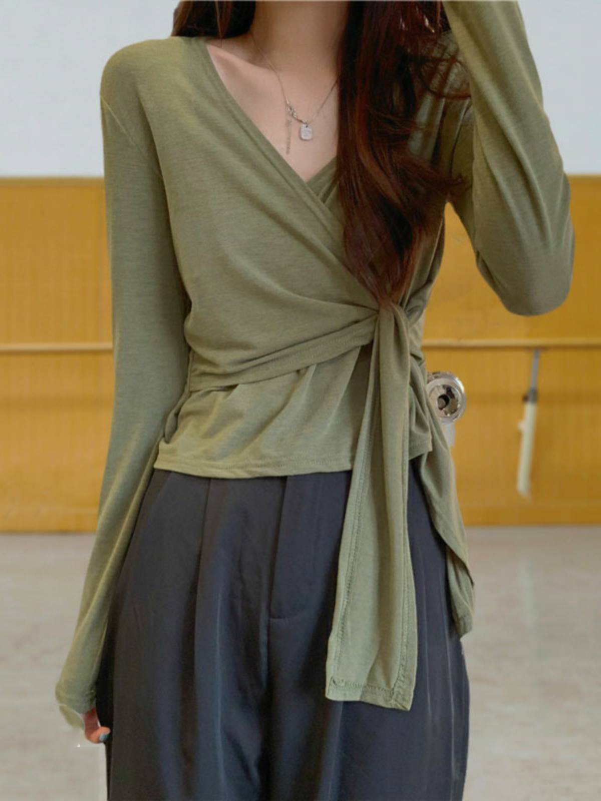 Dance service top female straps are thin modern dance -shaped body exercise uniform adult Chinese classical dance teacher training uniforms