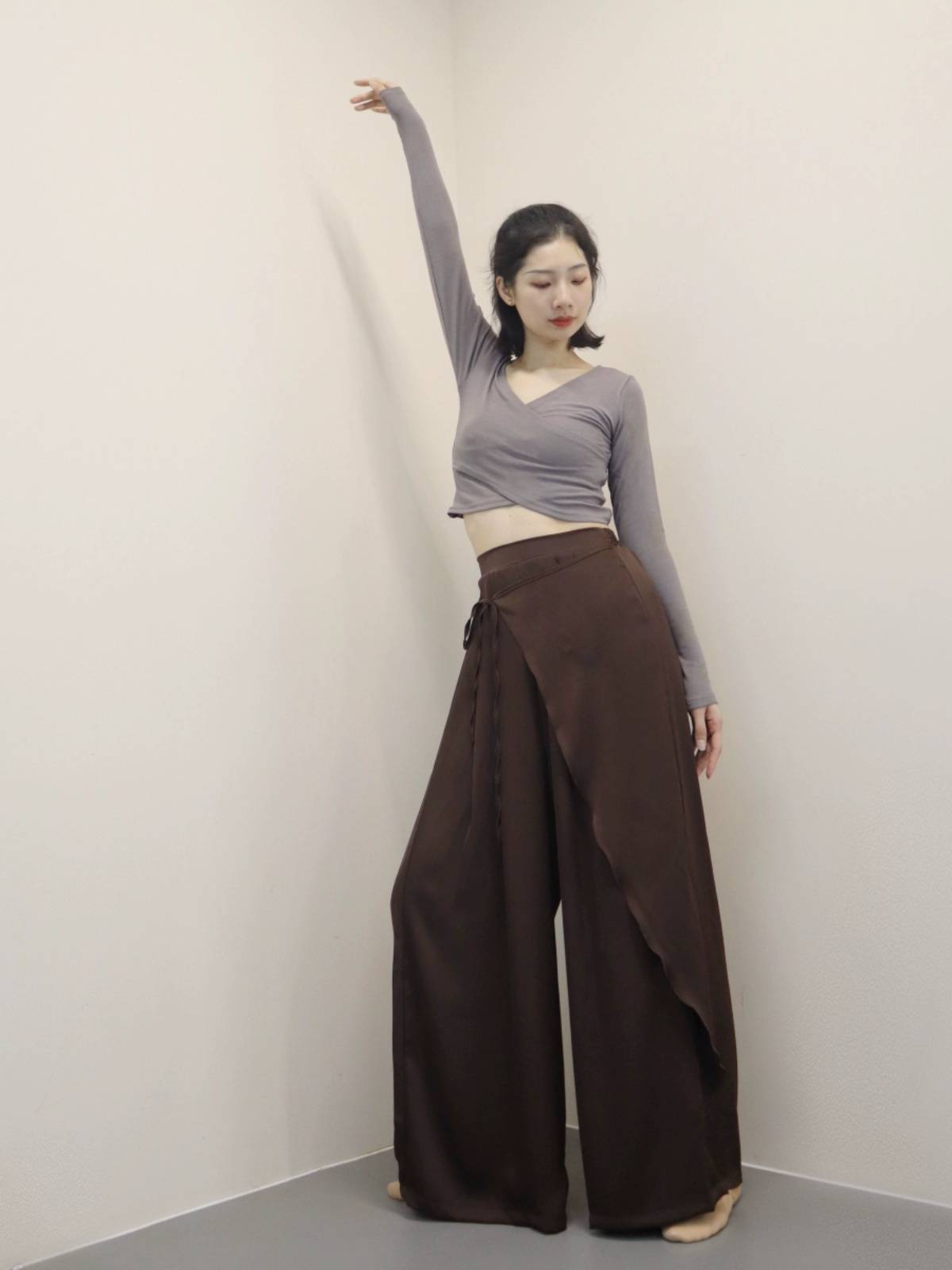Classical dance pants straight, elegant loose wide -leg pants Chinese dance body professional training design sense ribbon pants