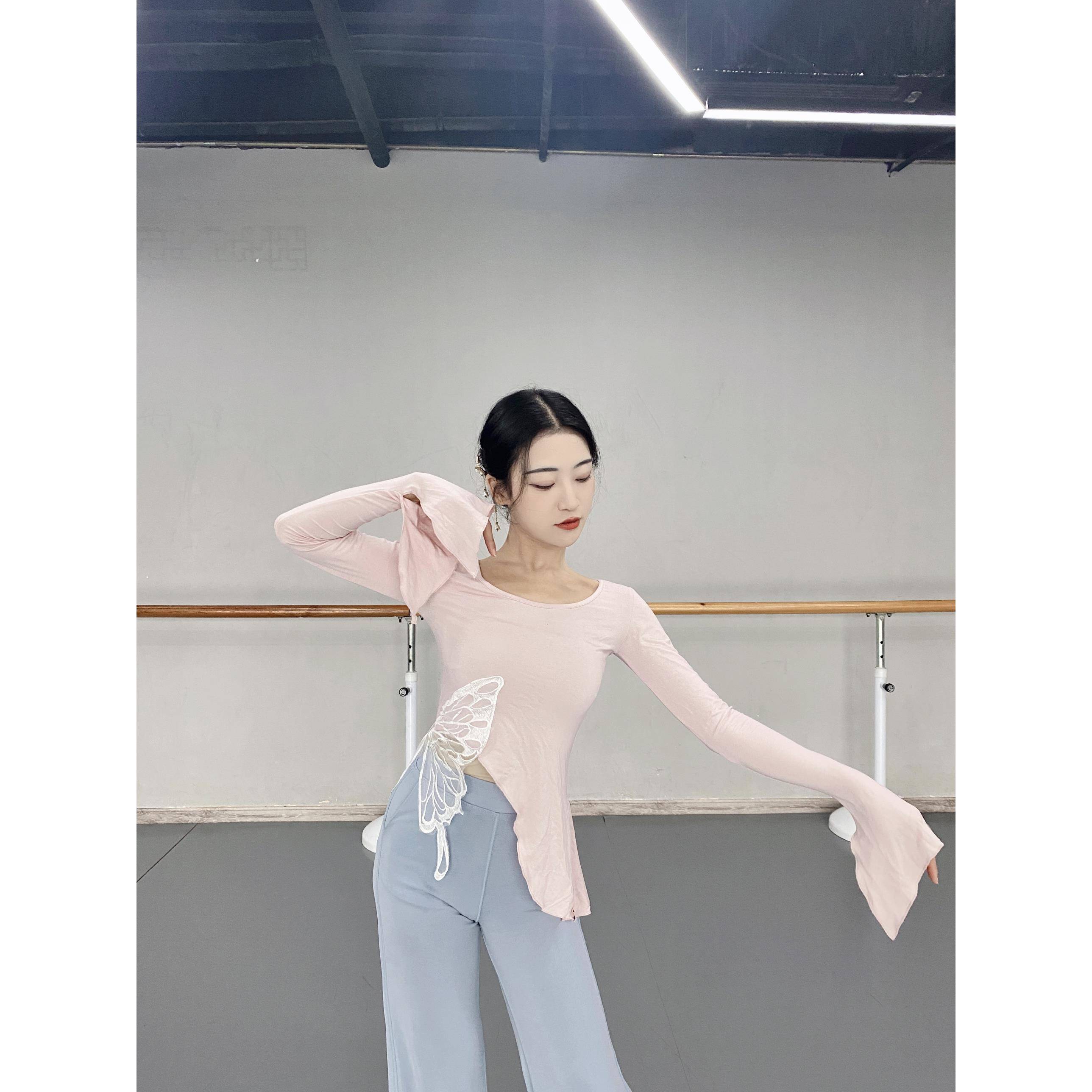 Classical dance clothing gauze elegant female horn sleeve Chinese dance white butterfly modern dance teacher autumn and winter exercises