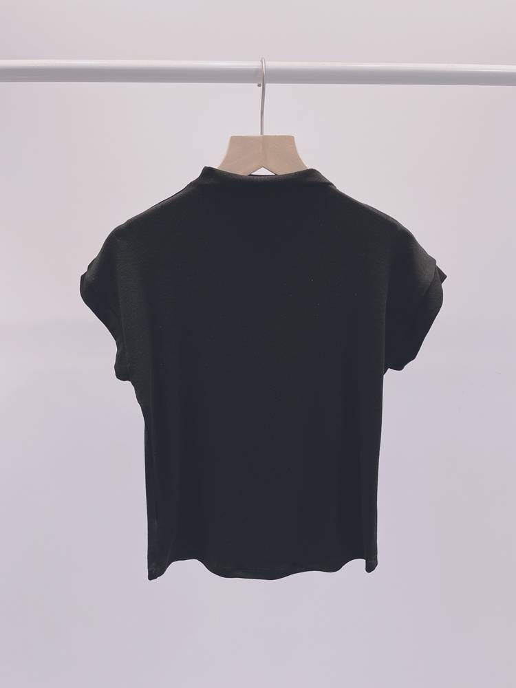 A soft, stylish, half-high-collar, short-sleeved, summer-class, modern-day dance-style costume