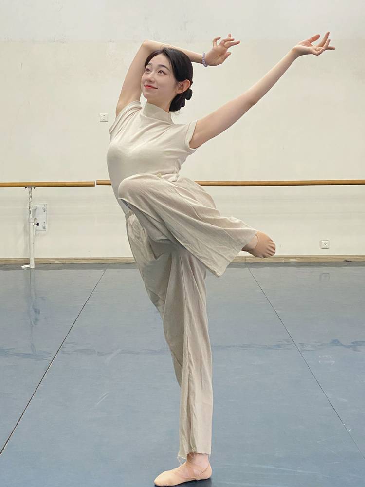 Modern dance exercises semi -high -necked short -sleeved female top Classical dance body shows thin vest dance body clothes summer