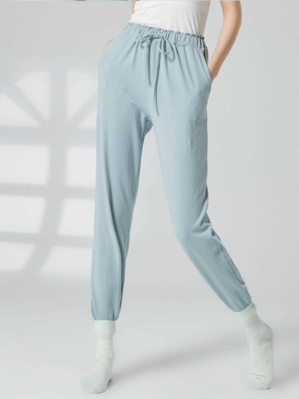 Yoga thongs warm up, high hips, modern dances with the youthful bouquets
