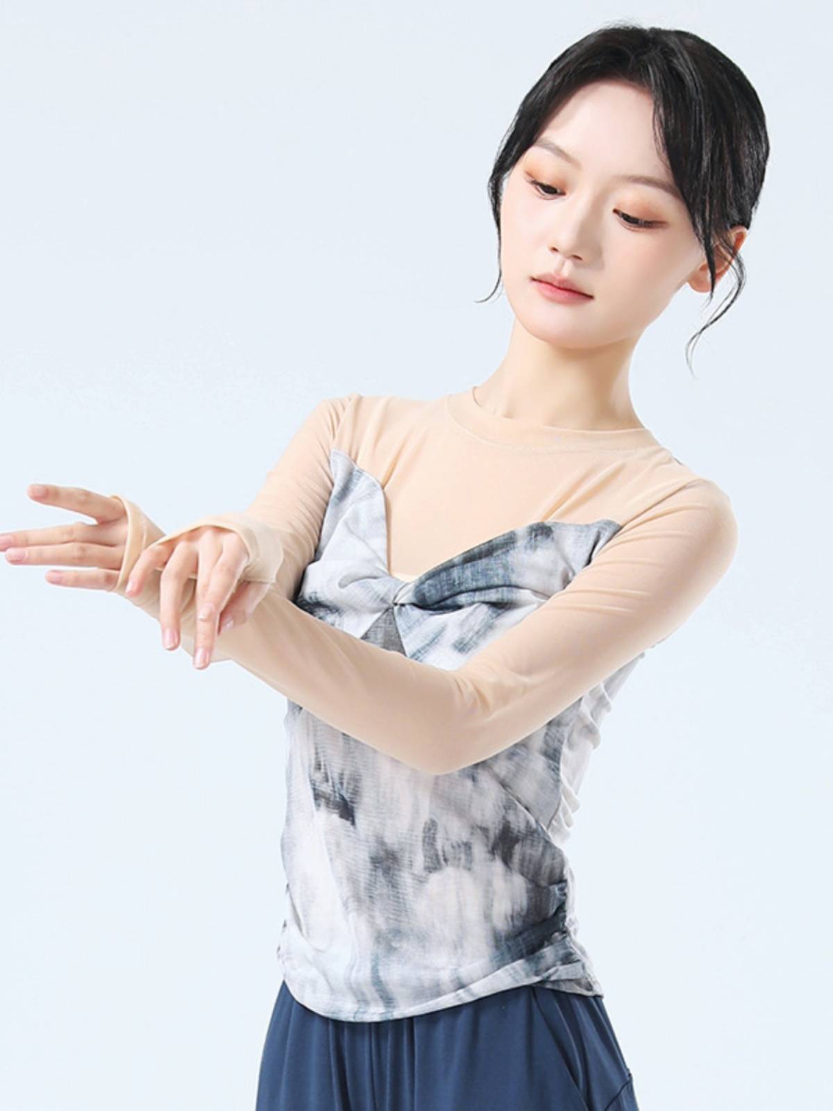 Modern dance exercise, female new adult dance clothing long sleeve sleeves finger self -slim classical dance performance net yarn top
