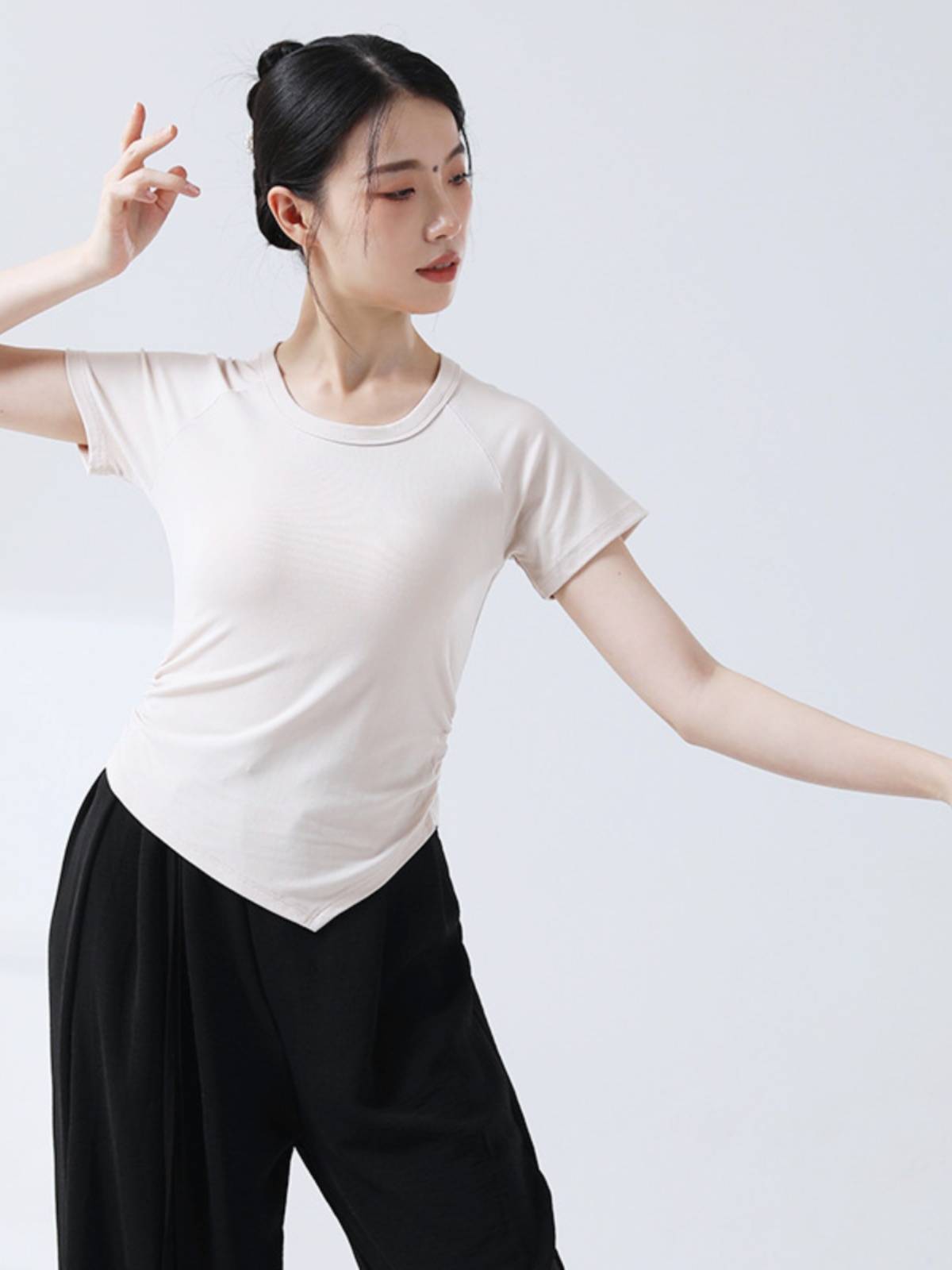 Modern dance jazz basic dance slim body dance birthday often wear adult dance exercises training service women