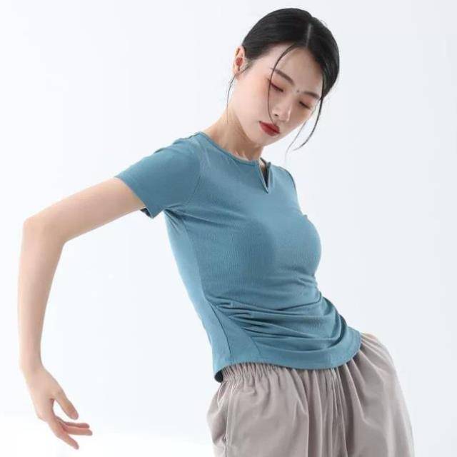 The new dance service teacher dedicated to dancing clothes modern dance clothing shows thin long -sleeved exercise -shaped sports kick