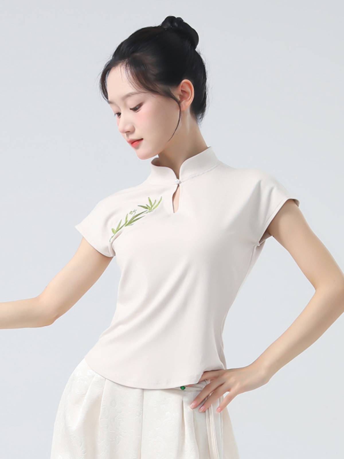 Modern dance exercise girl teacher teacher teacher summer new body clothes slim classical dance clothing new Chinese dance top