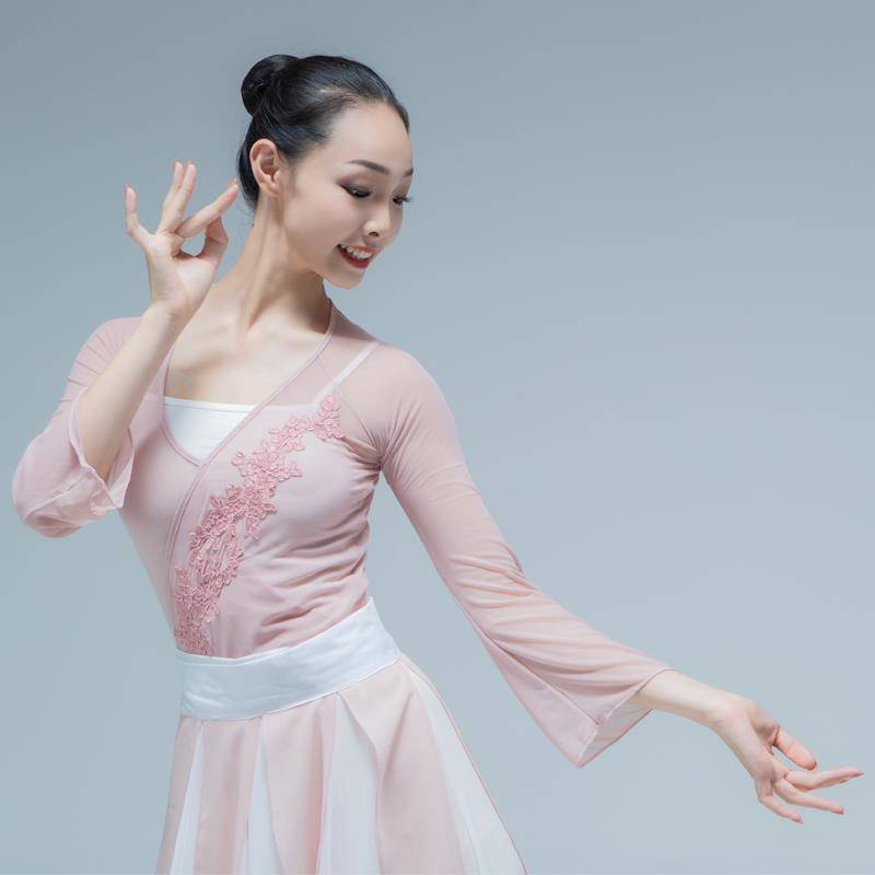 Classical dance practice service women's rhyme, elegant gauze, Chinese ancient style national performance, showing modern dance set