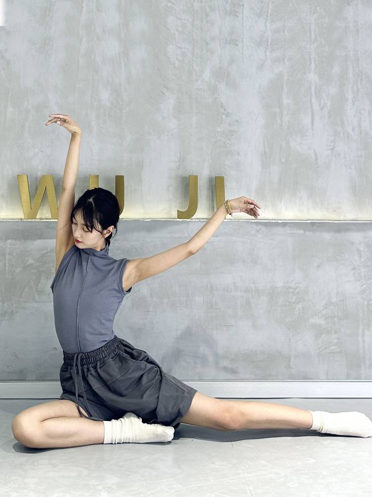Modern dance top vest body training clothing female half high -necked tight dance service summer new practice uniform