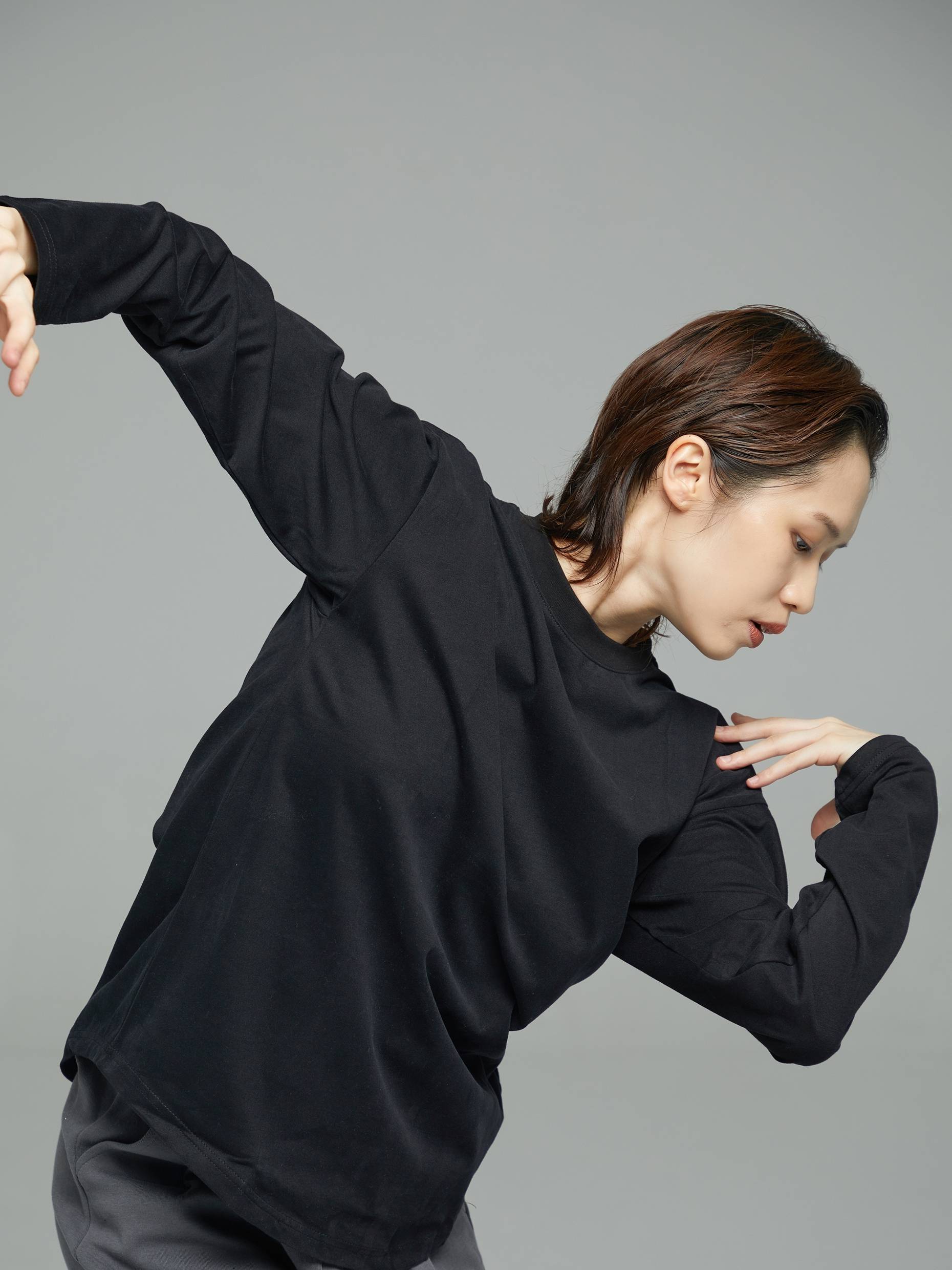 Put a nt812d modern dance practice service men and women, the same loose large size black white dance long sleeves