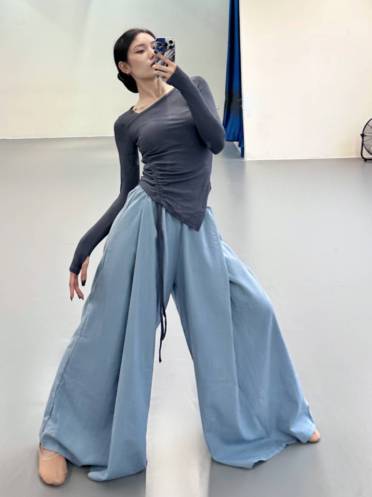 Modern dance clothing classical loose straight -legged wide -leg daily practice pants, threatening, girl wearing Chinese dance pants