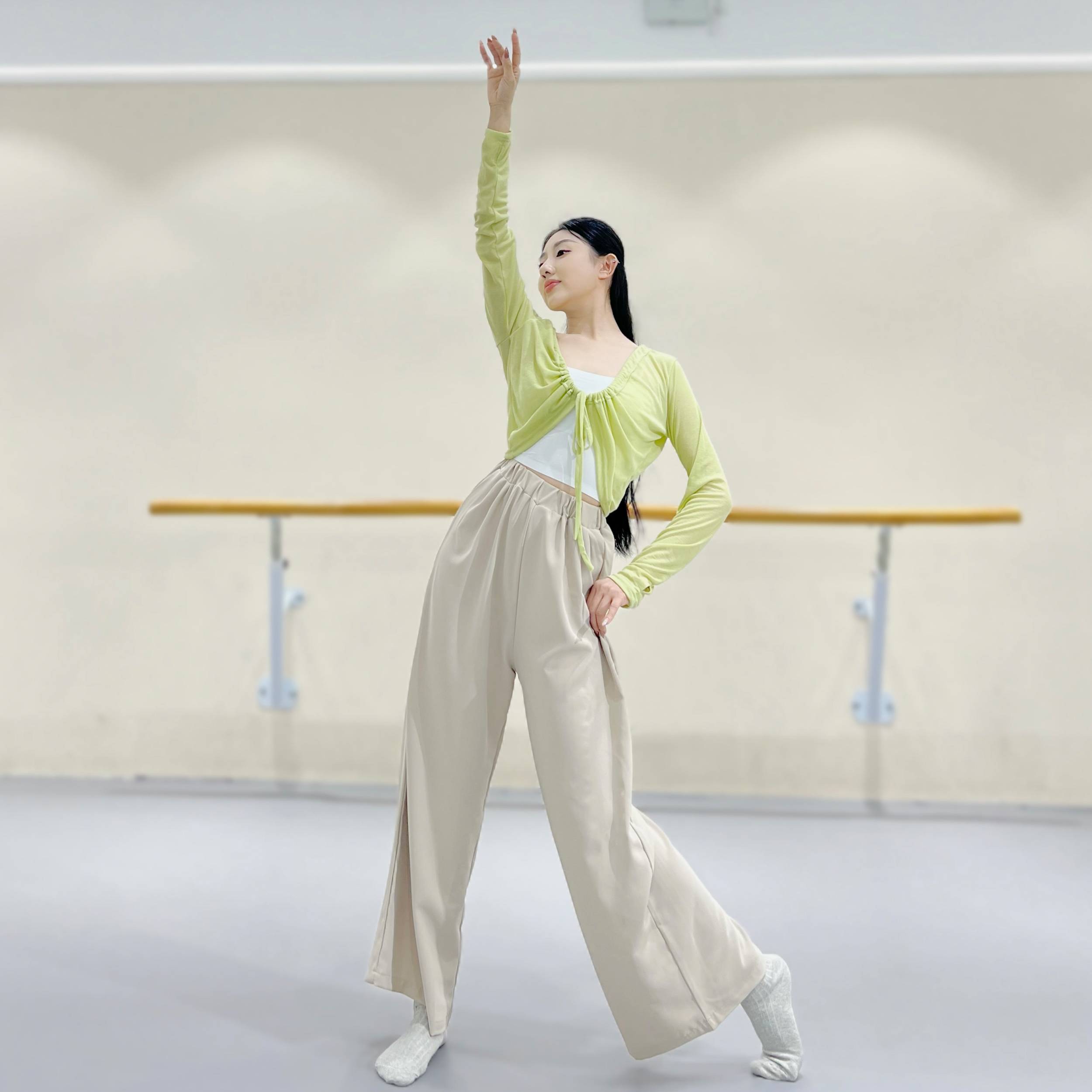 Modern dance top professional dance practice service summer set refers to long -sleeved loose art test new classical dance clothing
