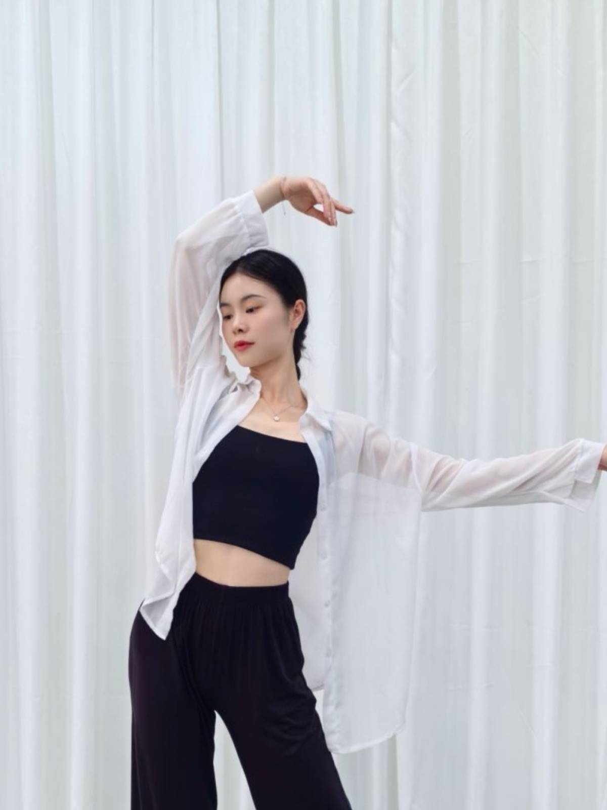 Large size modern dance loose and elegant shirt female dance service classical dance long -sleeved cardigan shape clothes