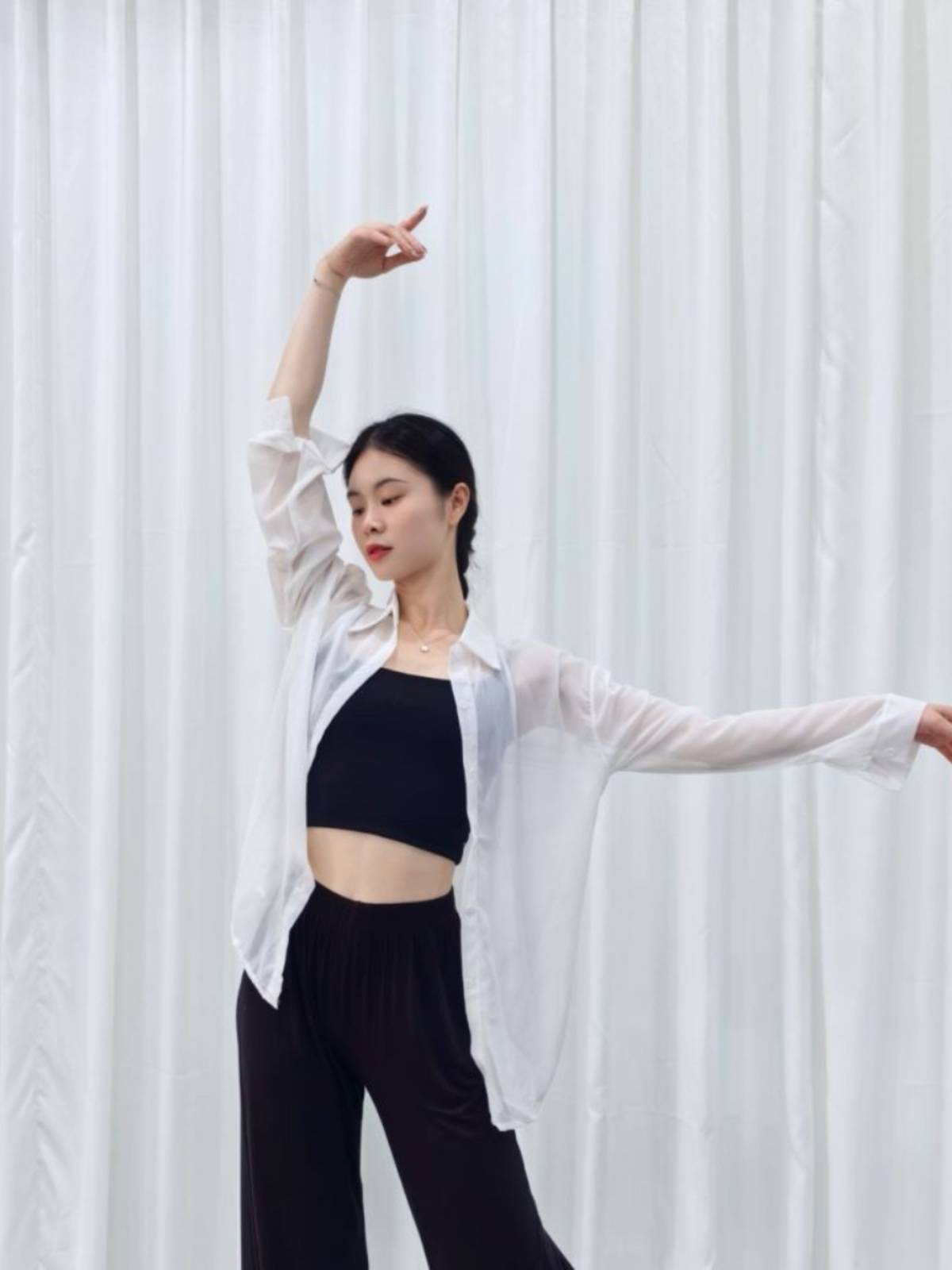 Large size modern dance loose and elegant shirt female dance service classical dance long -sleeved cardigan shape clothes