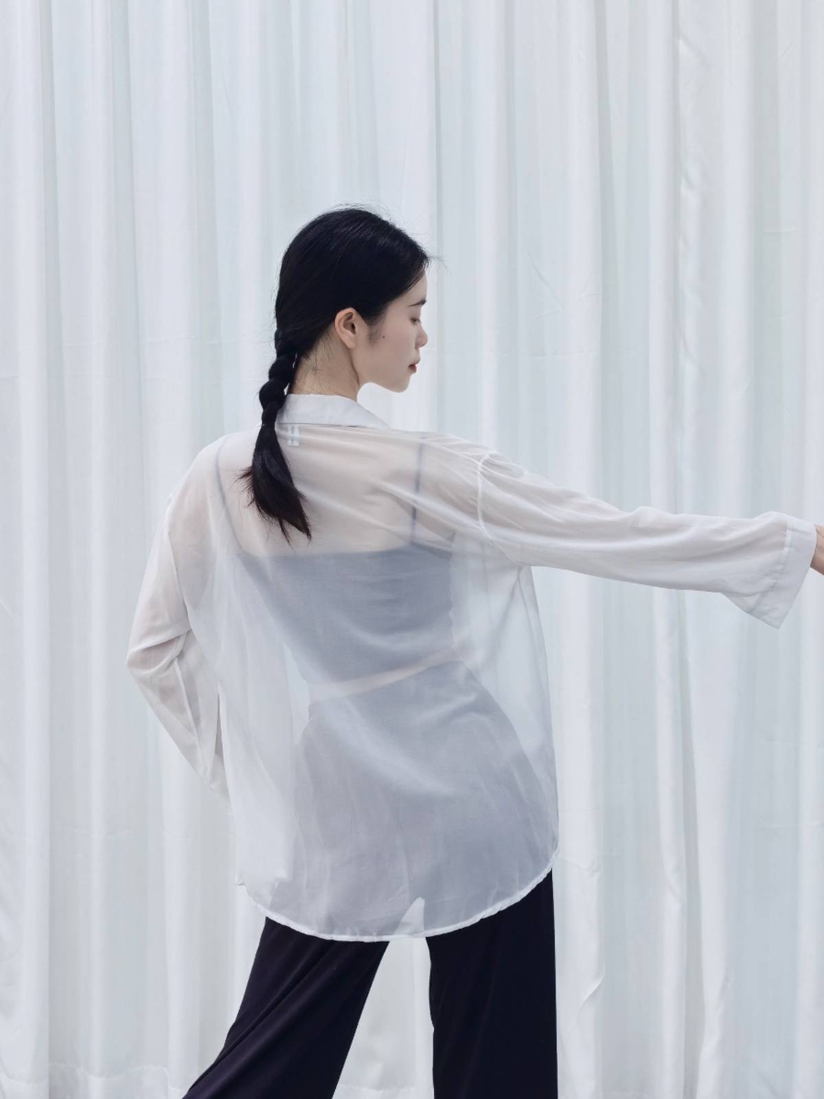 Large size modern dance loose and elegant shirt female dance service classical dance long -sleeved cardigan shape clothes