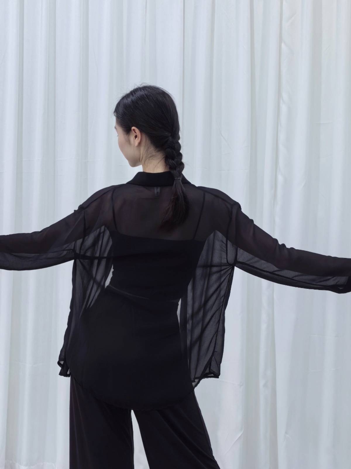 Large size modern dance loose and elegant shirt female dance service classical dance long -sleeved cardigan shape clothes