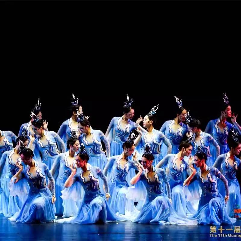 ♪ Like a mountain water moon dancer ♪