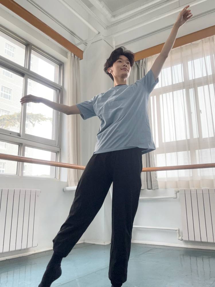 Dance clothes top men and women, the same white loose modern dance exercise, clothing pure cotton yoga sports T -shirt short sleeves