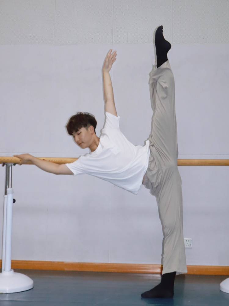Dance clothes top men and women, the same white loose modern dance exercise, clothing pure cotton yoga sports T -shirt short sleeves