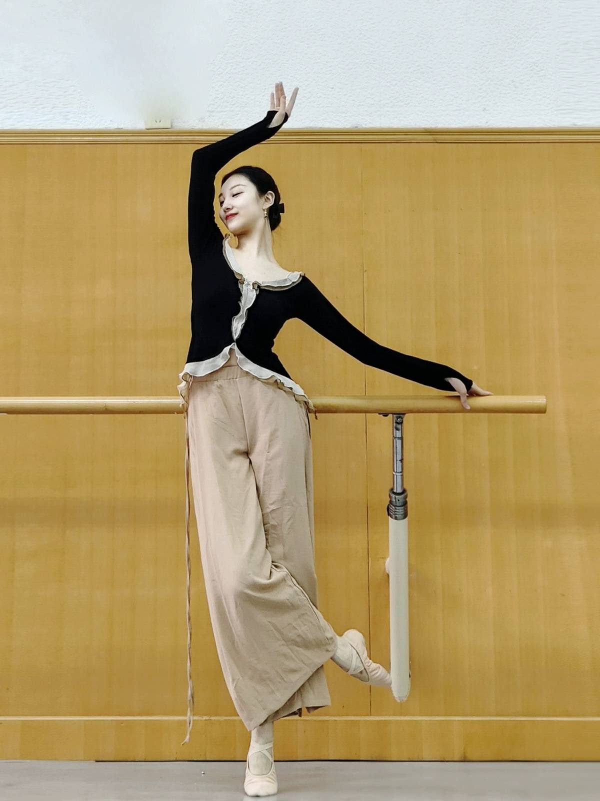 Classical dance long -sleeved top practice service modern dance girl spring and summer adult Chinese dance -shaped clothing new dance clothing