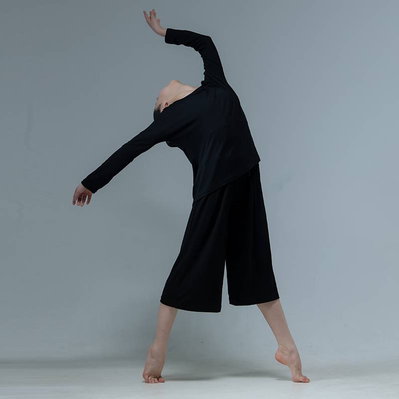 Children's modern dance exercise uniforms loose wide -leg pants jazz dance service Liuyi performances Modal spring and summer straight pants