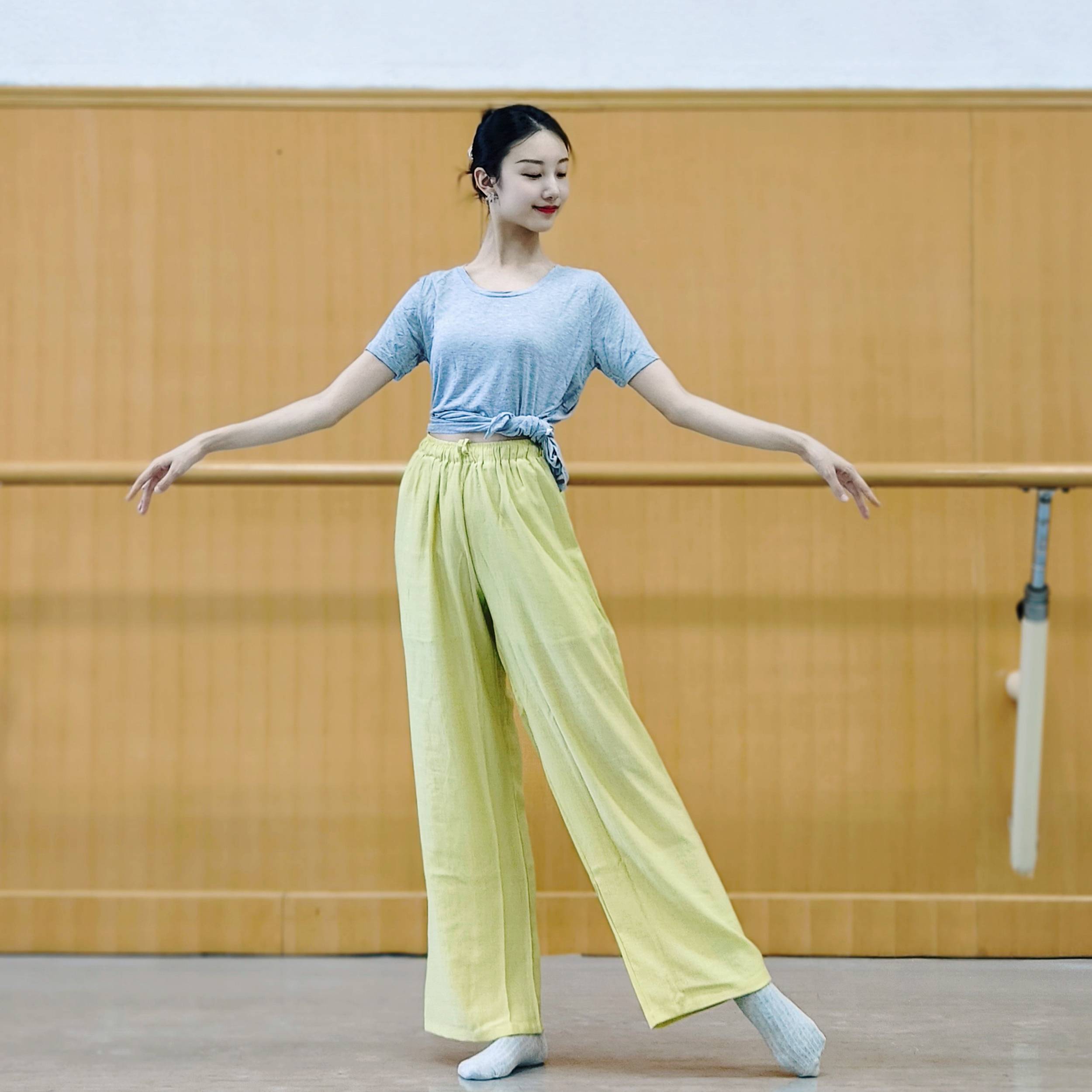 Short -sleeved exercise service summer modern dance service loose Modal top irregular training service jazz dance yoga uniform